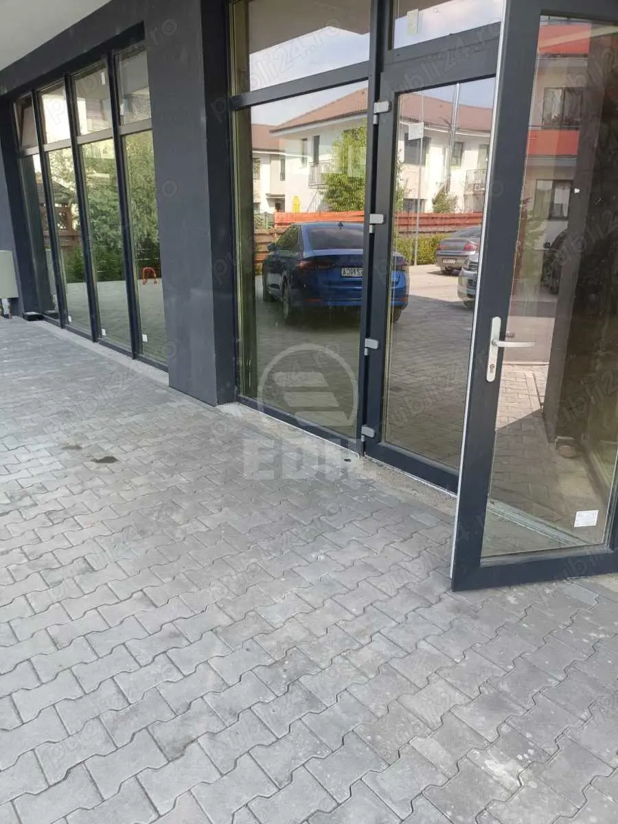 Spatiu comercial, zona Terra