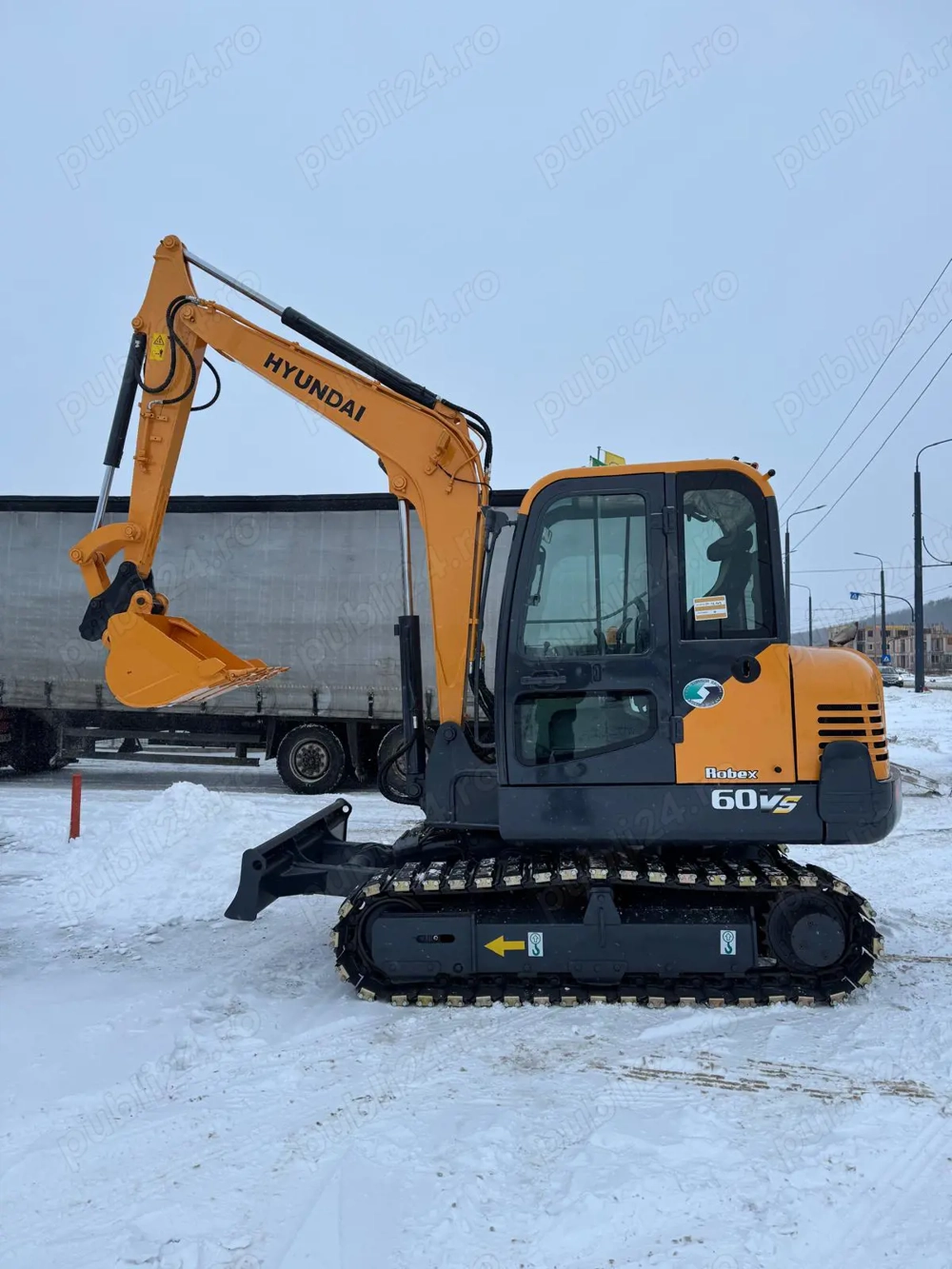 Excavator - Hyundai R60V - 2017