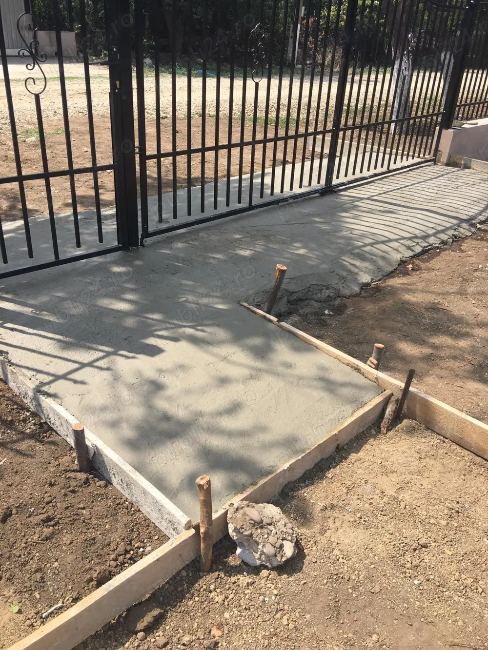 Vând teren intravilan 