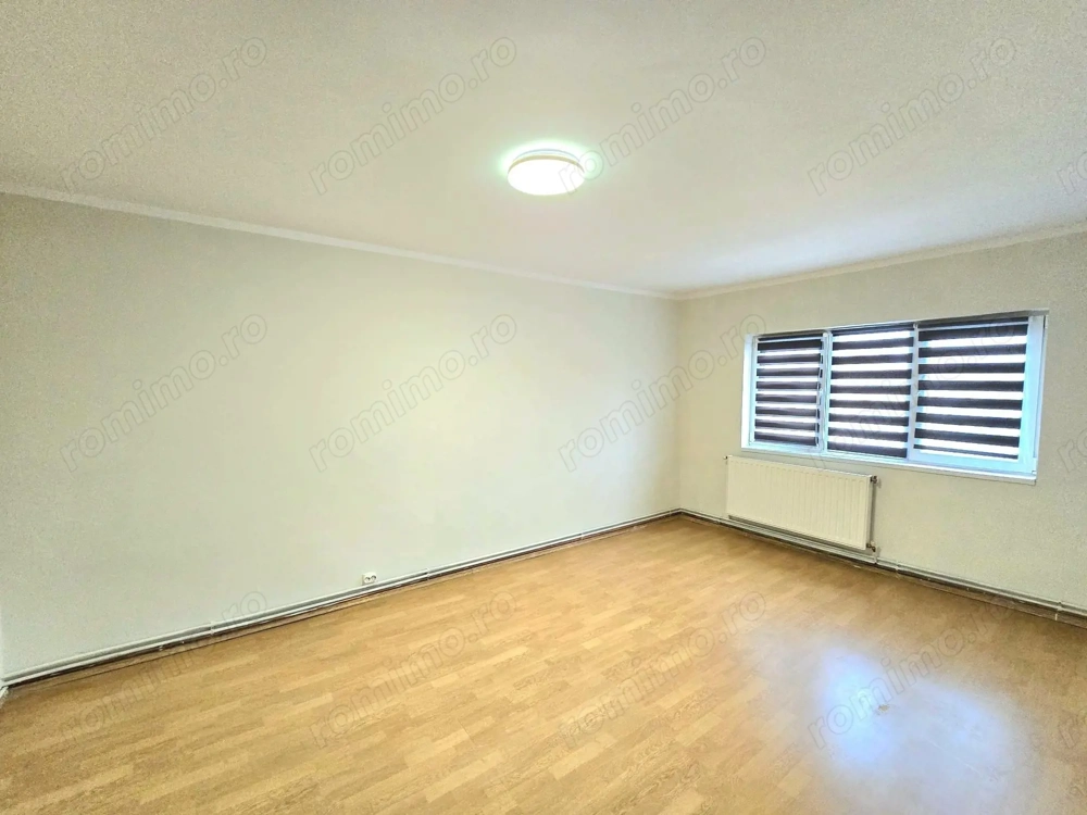Apartament cu 2 camere,  centrala proprie, acoperis zona Soarelui 