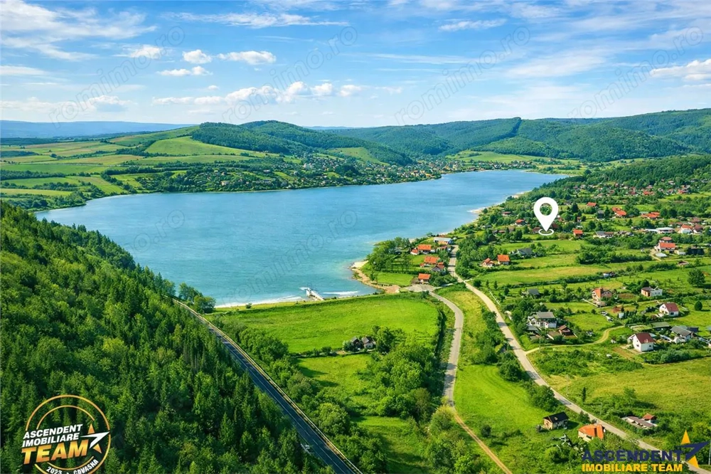 FILM!Teren intravilan,remarcabil areal,lacul Padureni,Moacsa, Covasna