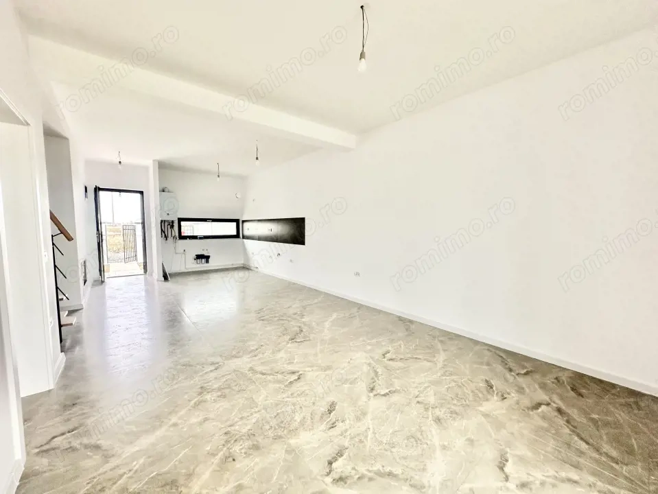 Duplex cu mansarda - 3 camere - Teren 275 mp - Mosnita