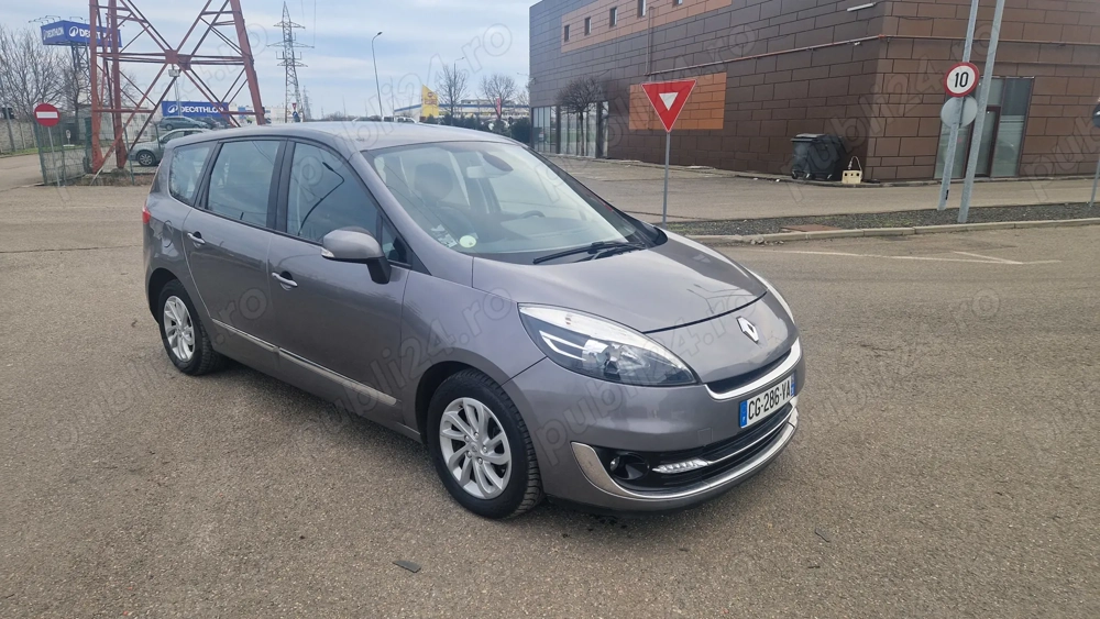 Renault Scenic - 2013 - 1.5 dci - 7 locuri !