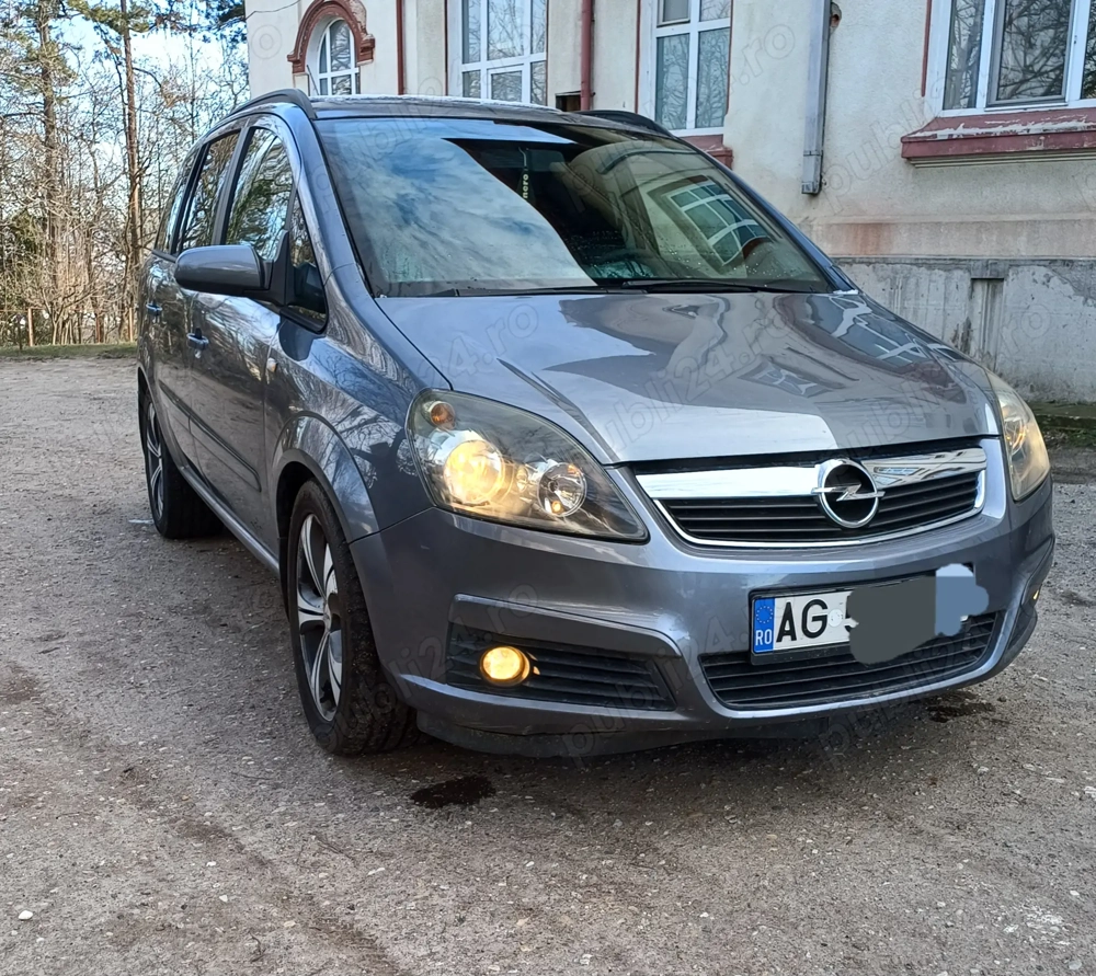 Vând Opel Zafira