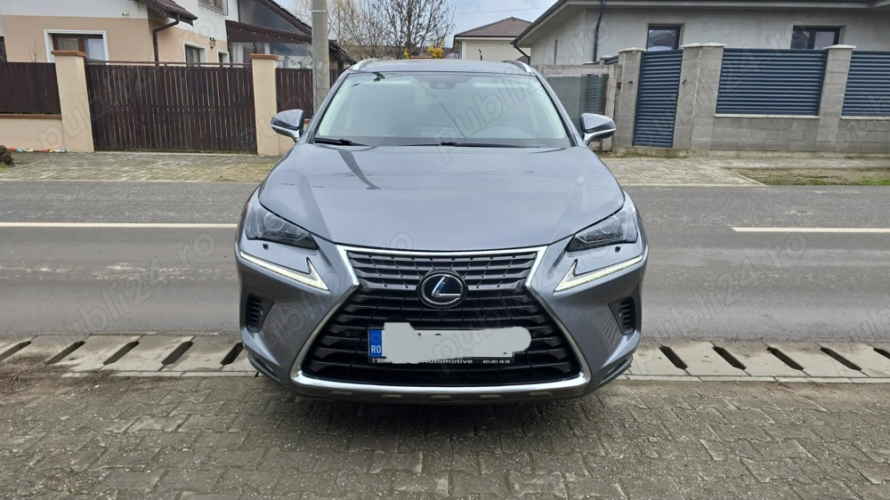Lexus NX 300H hibrid fabricatie 2019 4x4 permanent,km reali verificați 70000,suv.revizi la zi .