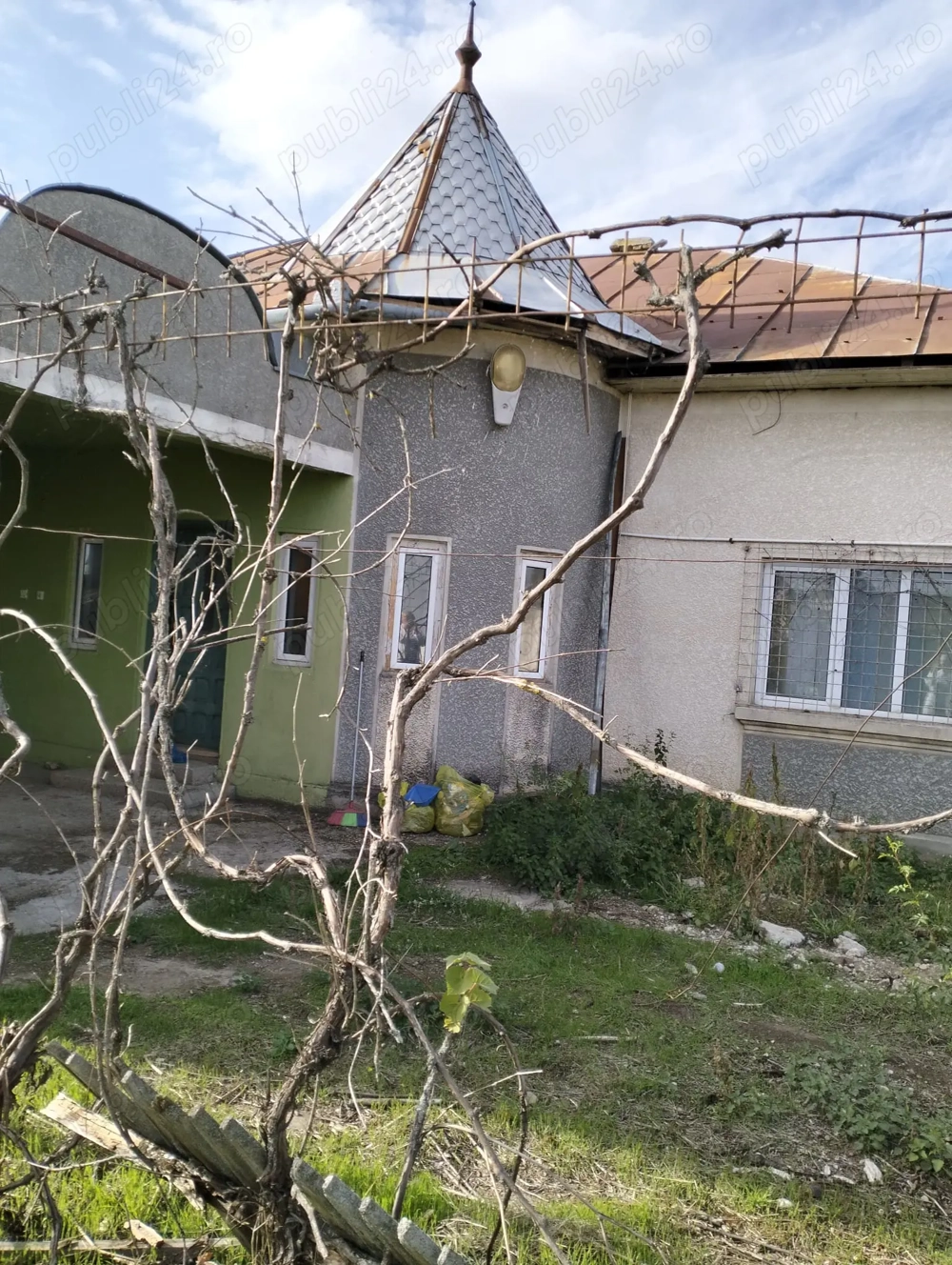 Casă solidă cărămidă (2000), 3 camere + Anexă, Fierbinți (Dâmbovița)   1h de București