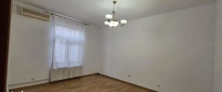 Vila 5 camere zona Alba Iulia centrala si linistita