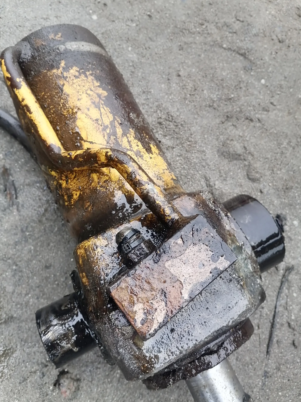 Lucrări mentenanță utilaje 