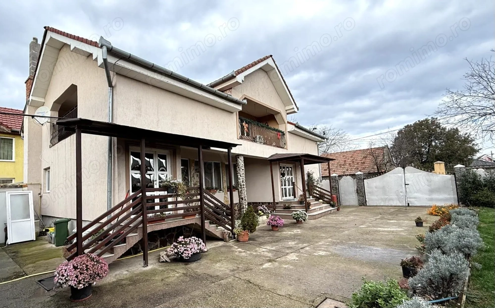 Casa 330 mp cu teren 2300 mp in Santandrei, langa Oradea