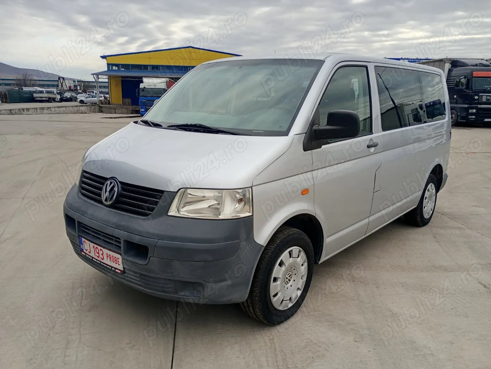 Volkswagen Transporter T5 1.9 TDi 9 locuri 