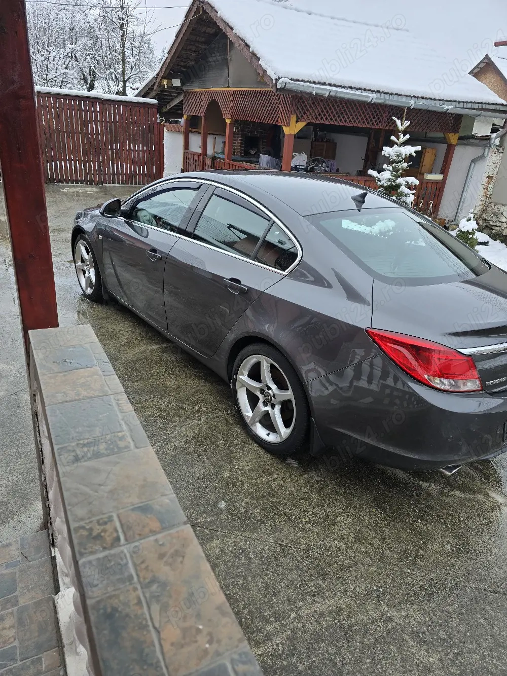 se vinde opel insignia recent adus