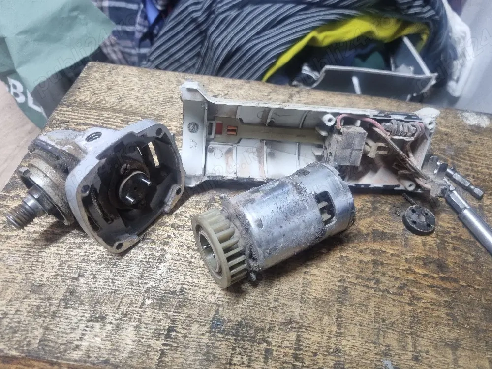 Ofer reparații pentru bormașini, drujbe, flexuri, generatoare și alte scule electrice sau pe benzină