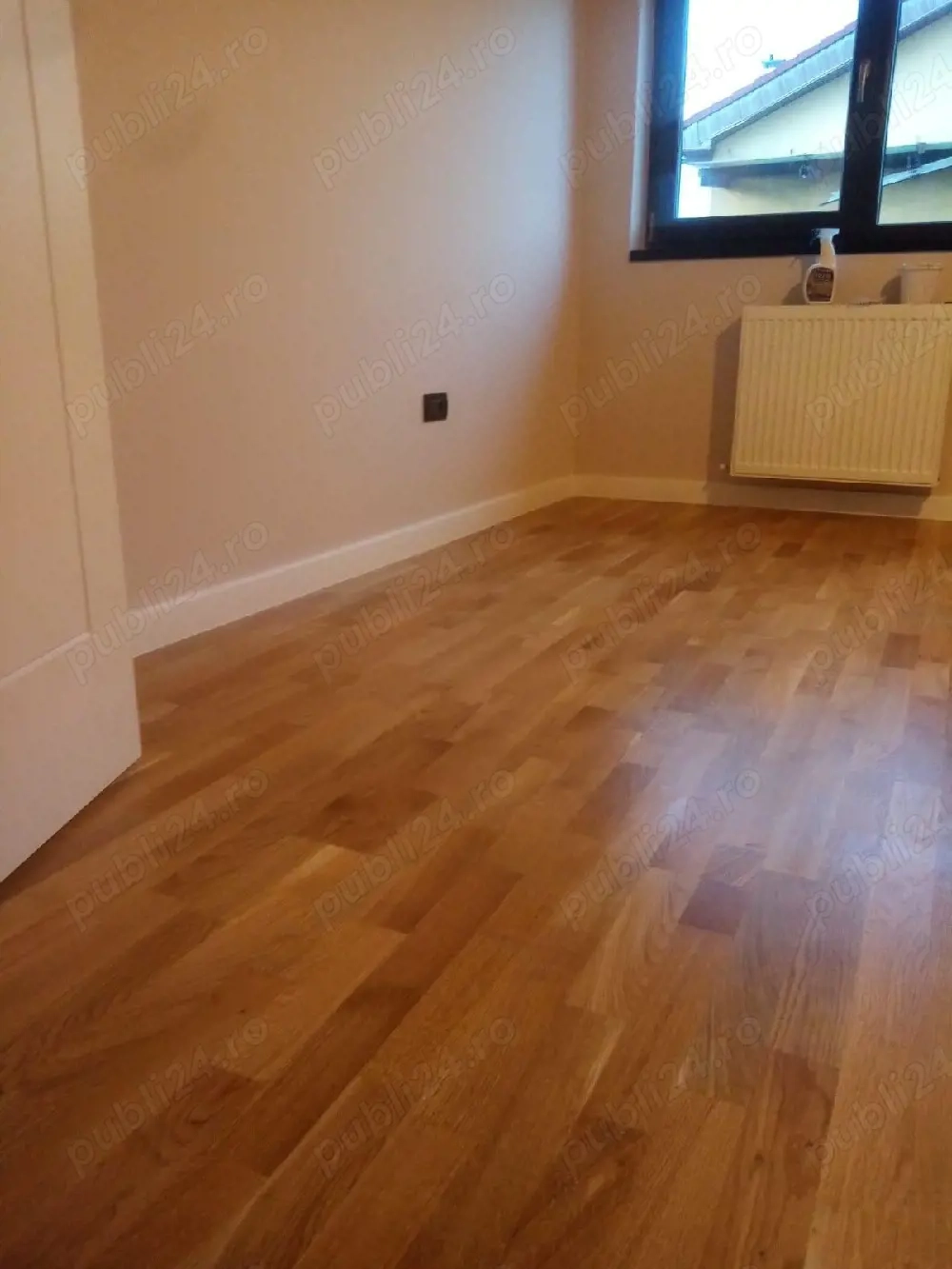 Montaj parchet și plinta  