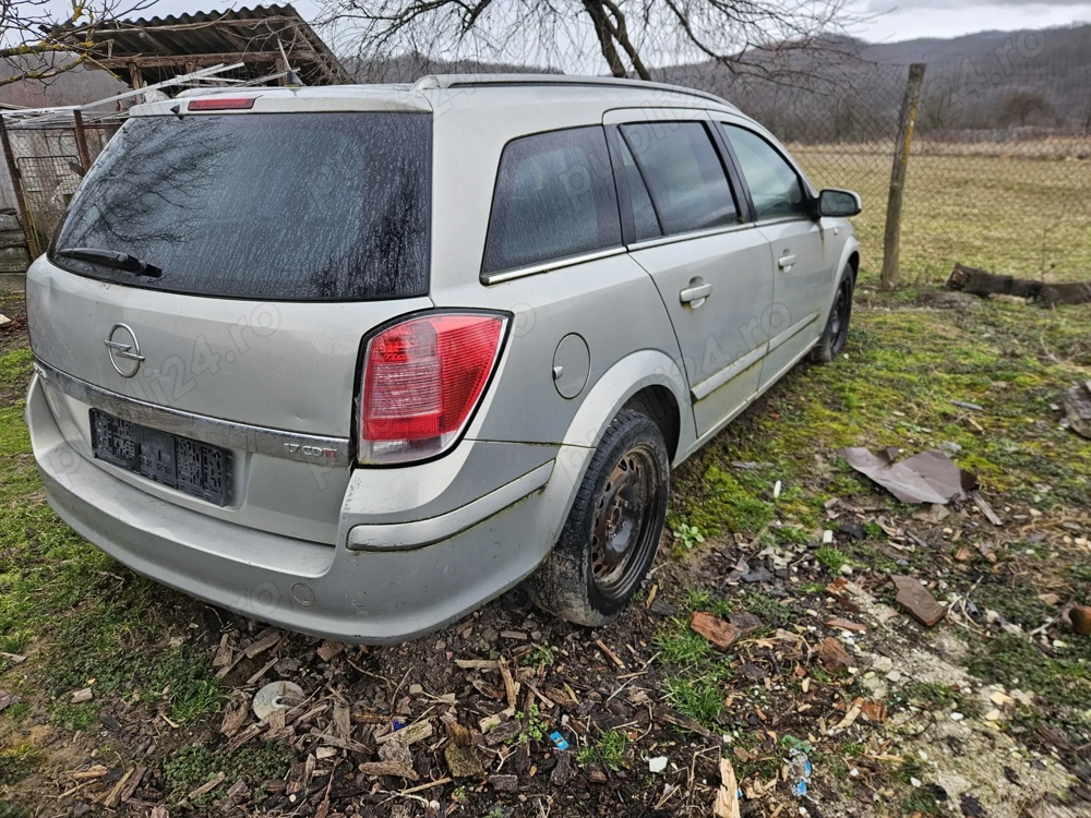 Dezmembrez Opel astra 1.7CDTI