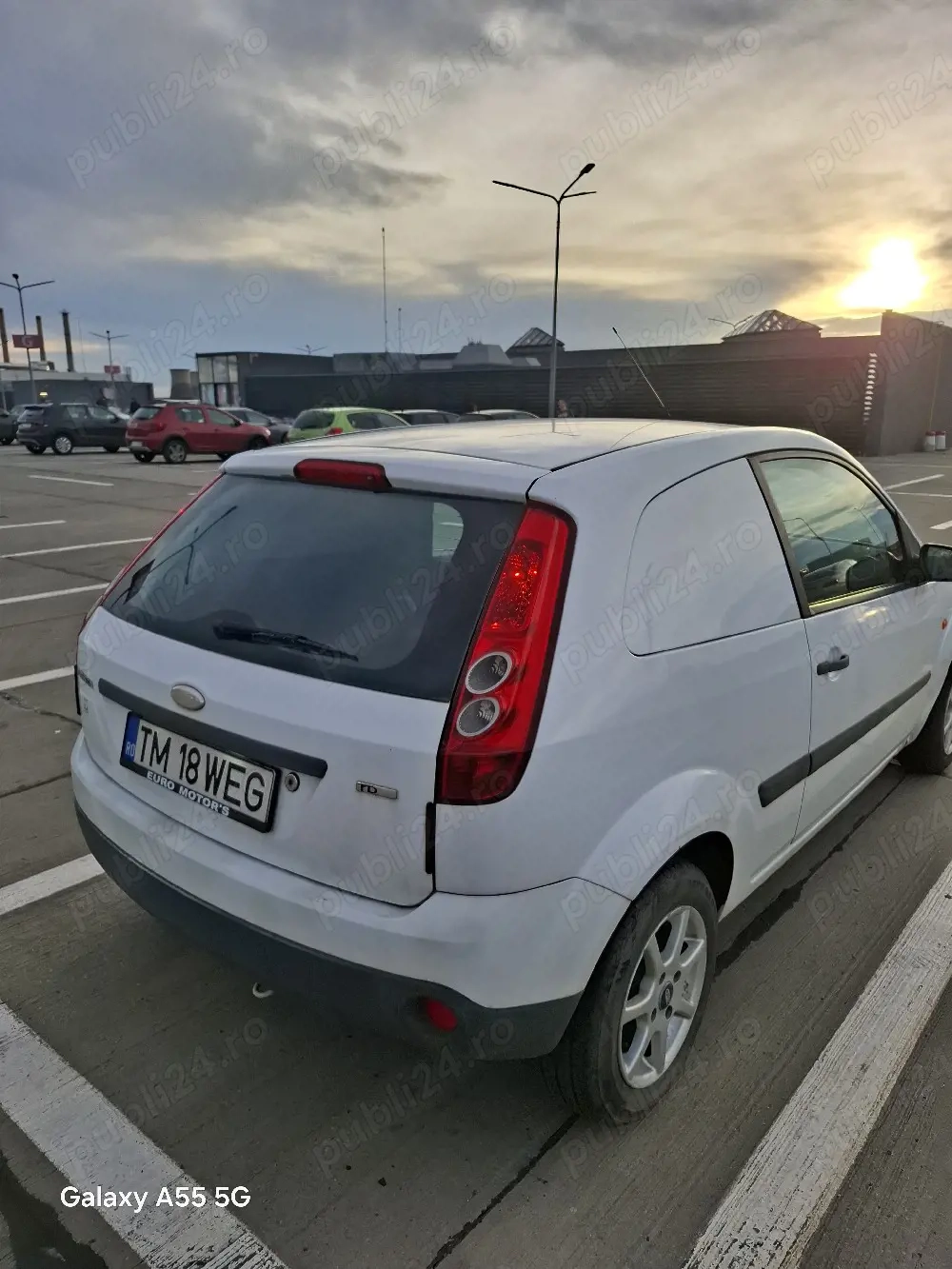 Vând Ford Fiesta autoutilitară