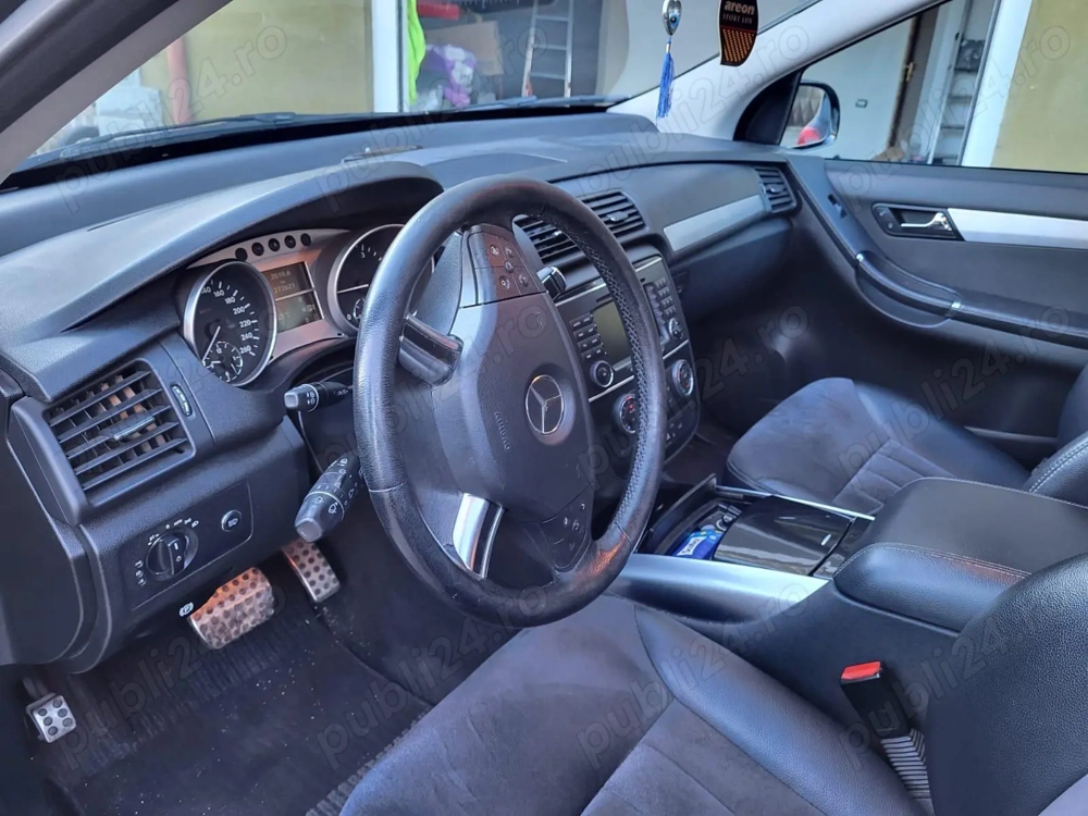 Mercedes R320. 4MATiC