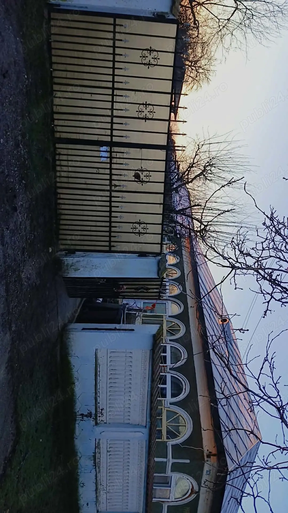 Se vinde casa cu pamant intravelin bun si pentru agricultura(zona cu solare) in comuna Gostavatu Olt