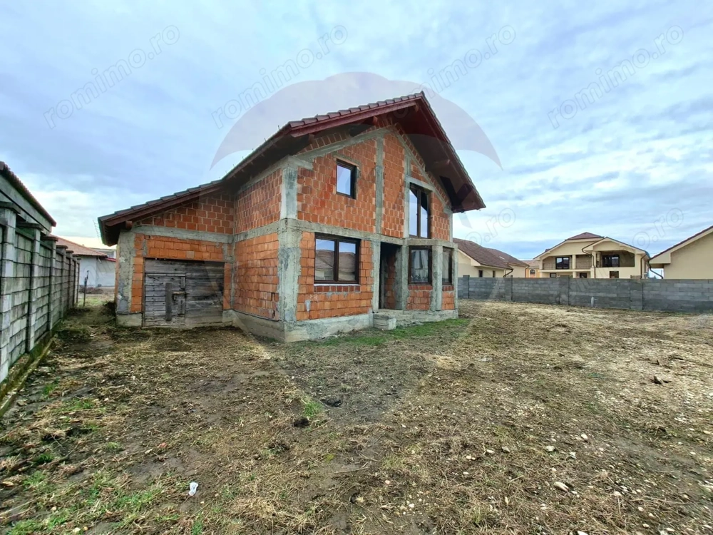 Casă în Vladimirescu, 5 camere,  garaj, 1000 mp teren. Comision 0%.