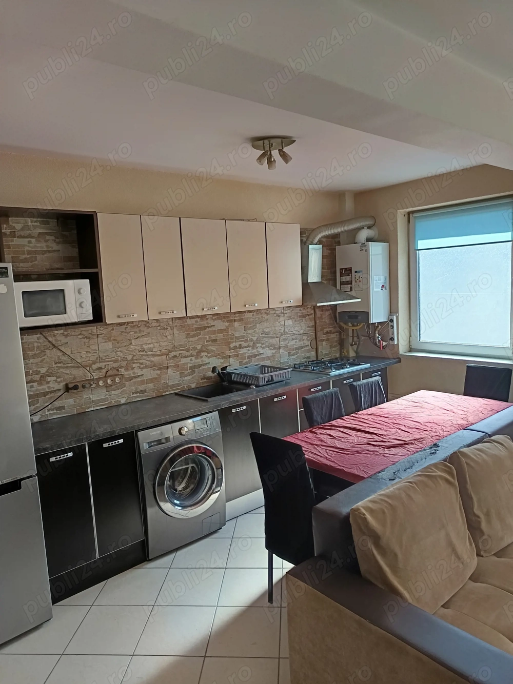 Închiriez apartament cu două camere 