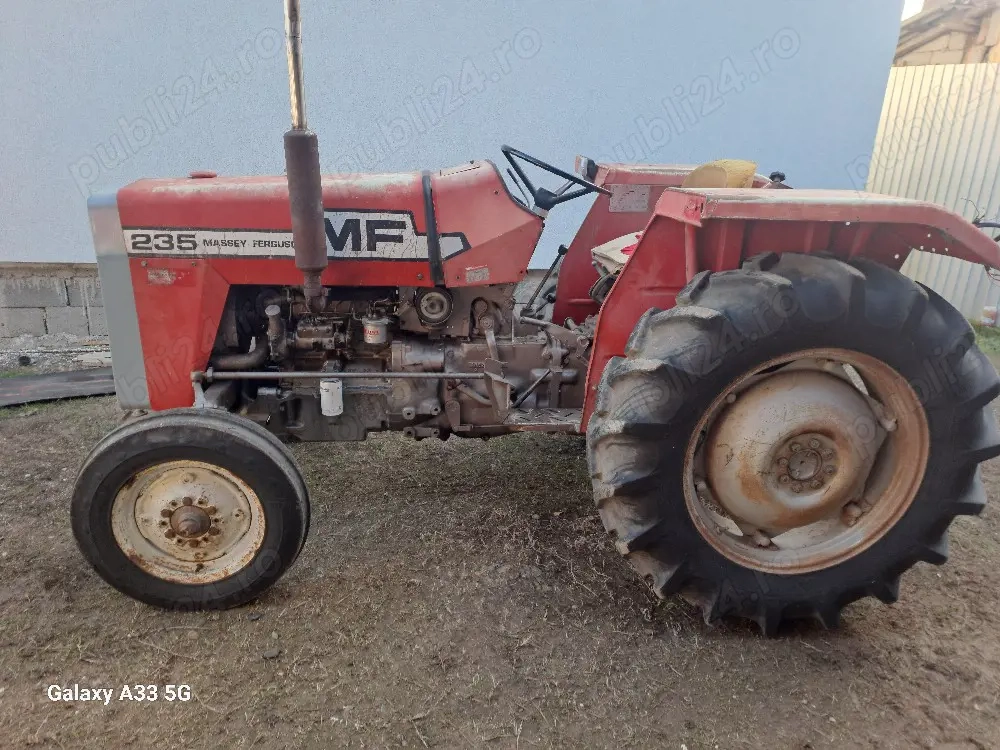vând tractor masey ferguson 