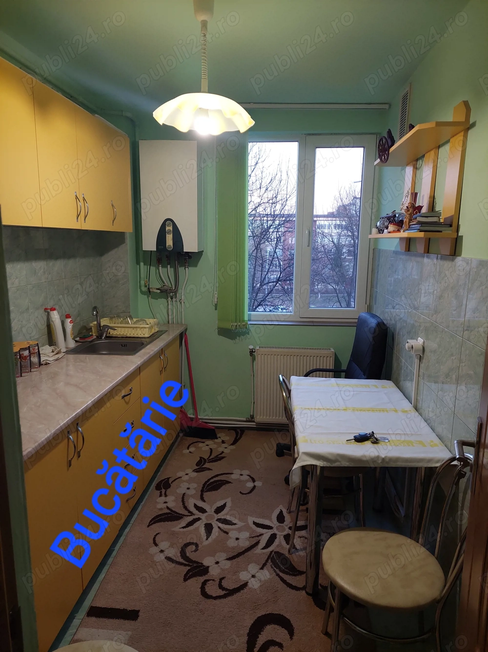 închiriez apartament 