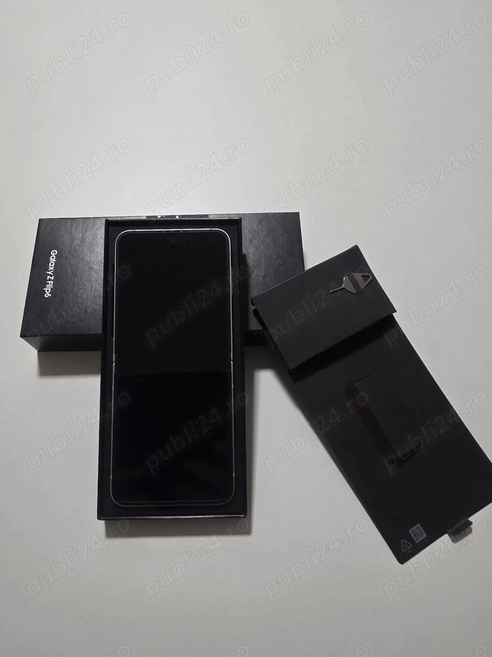 vand Samsung Z Flip6 