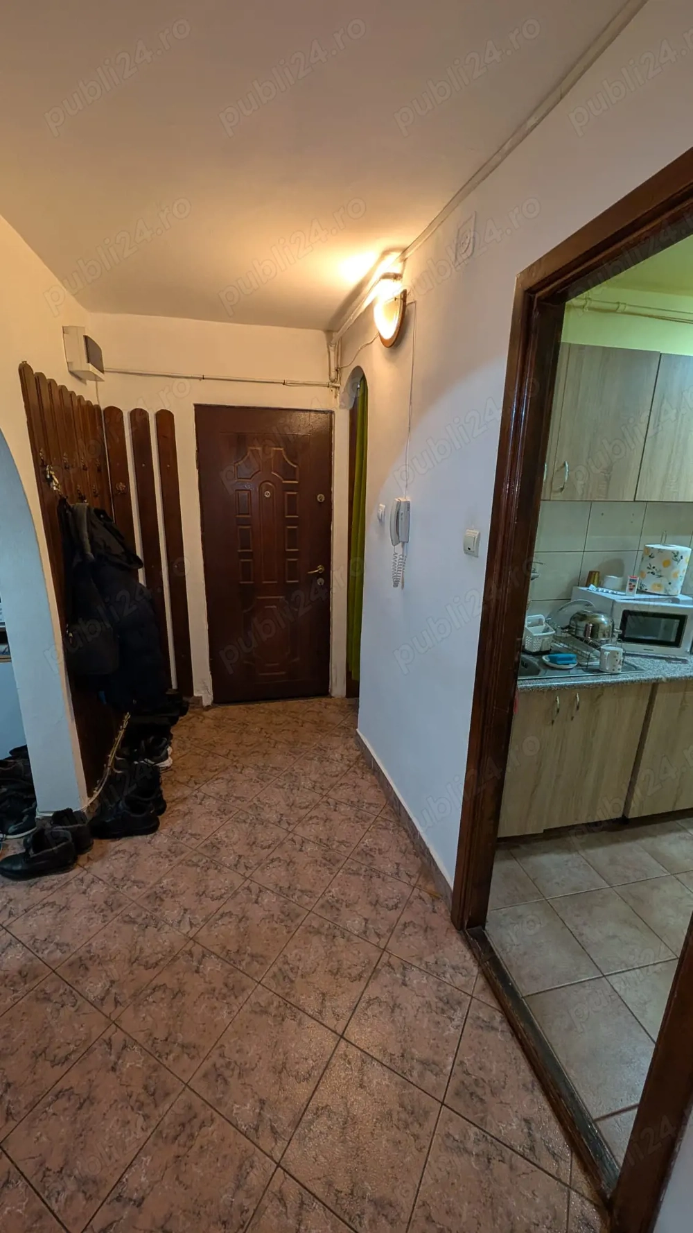 Vand apartament 4 camere Sannicolau Mare