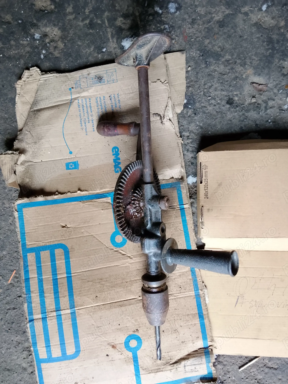 Bormasina manuală veche