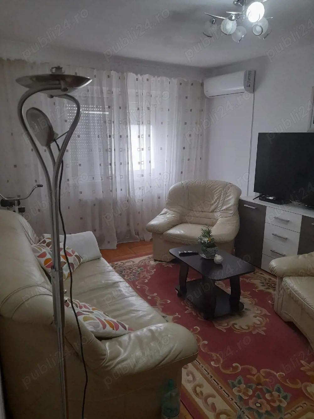 Vand apartament 3 camere decomandat 