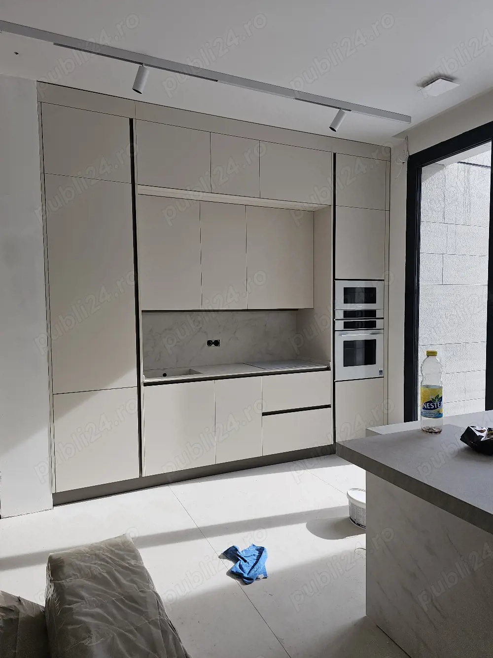 mobila la comanda, executare, montare... 