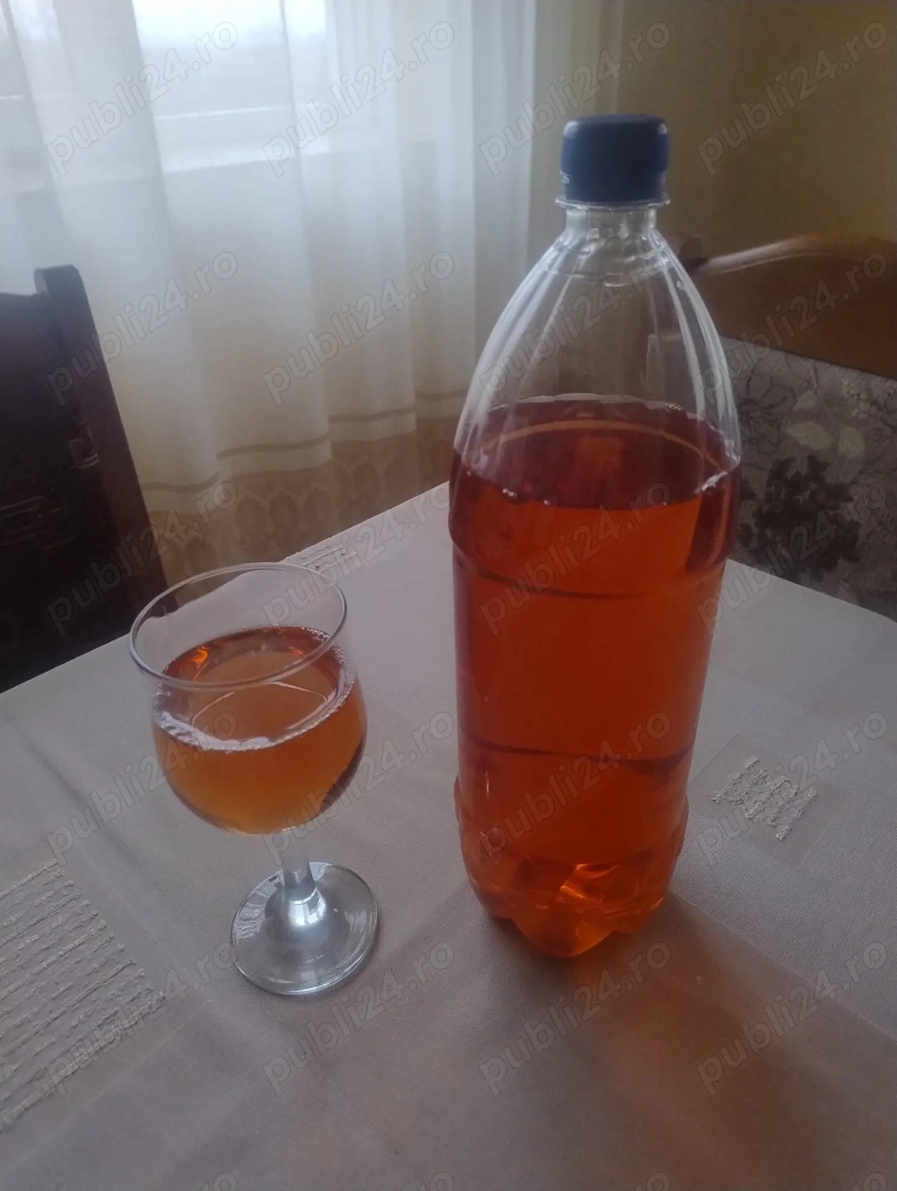 Vând vin de casa