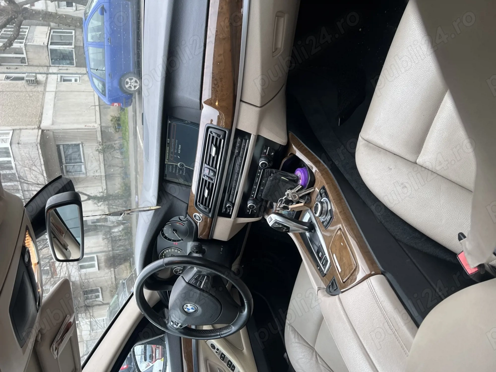 Vând  sau schimb pe ceva mai nou trimite oferte urgent mașină în stare perfectă 