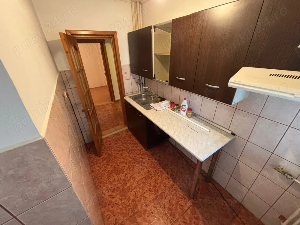 Apartament de vanzare - SUD - 3 camere - Decomandat