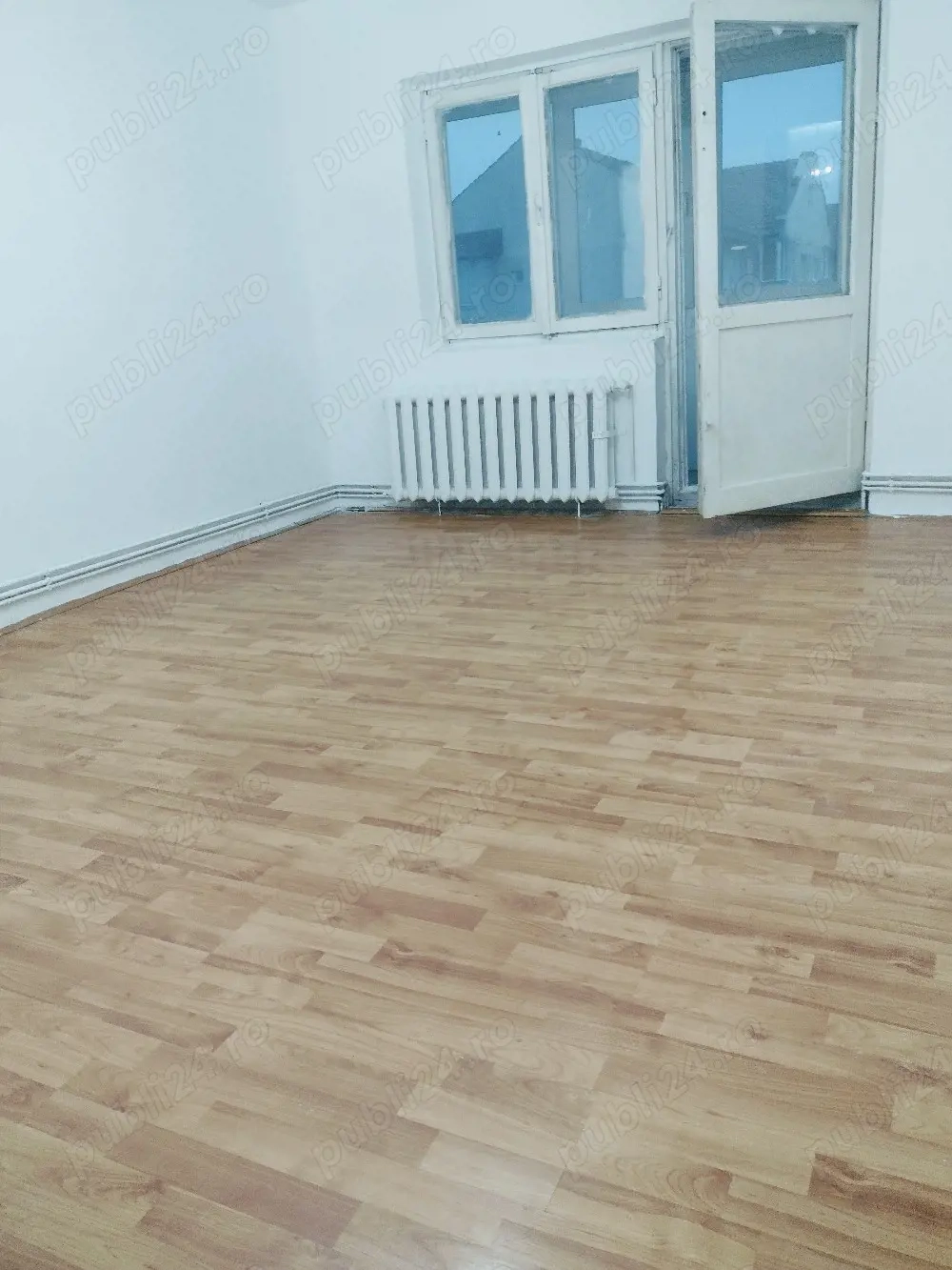 Proprietar apartament 3 camere