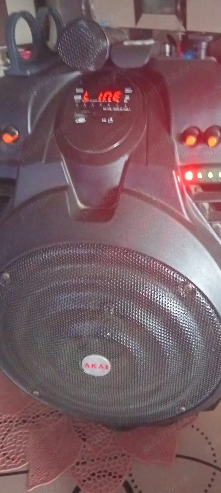 vind boxa Akai,tip troler