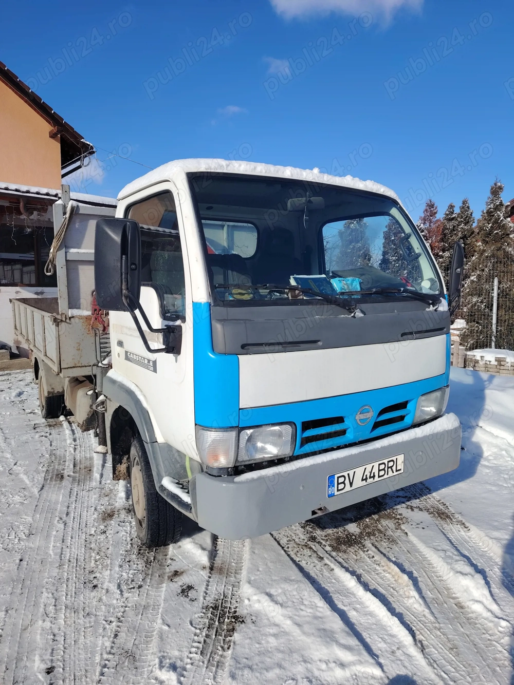 Nissan cabstar basculabil cu macara
