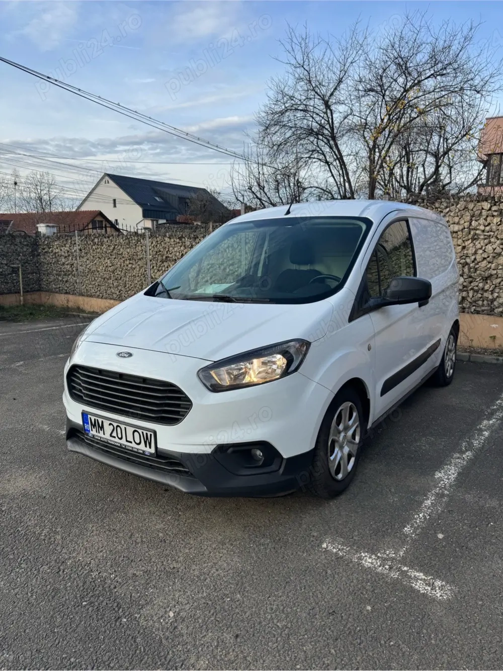 ford transit courier 2020