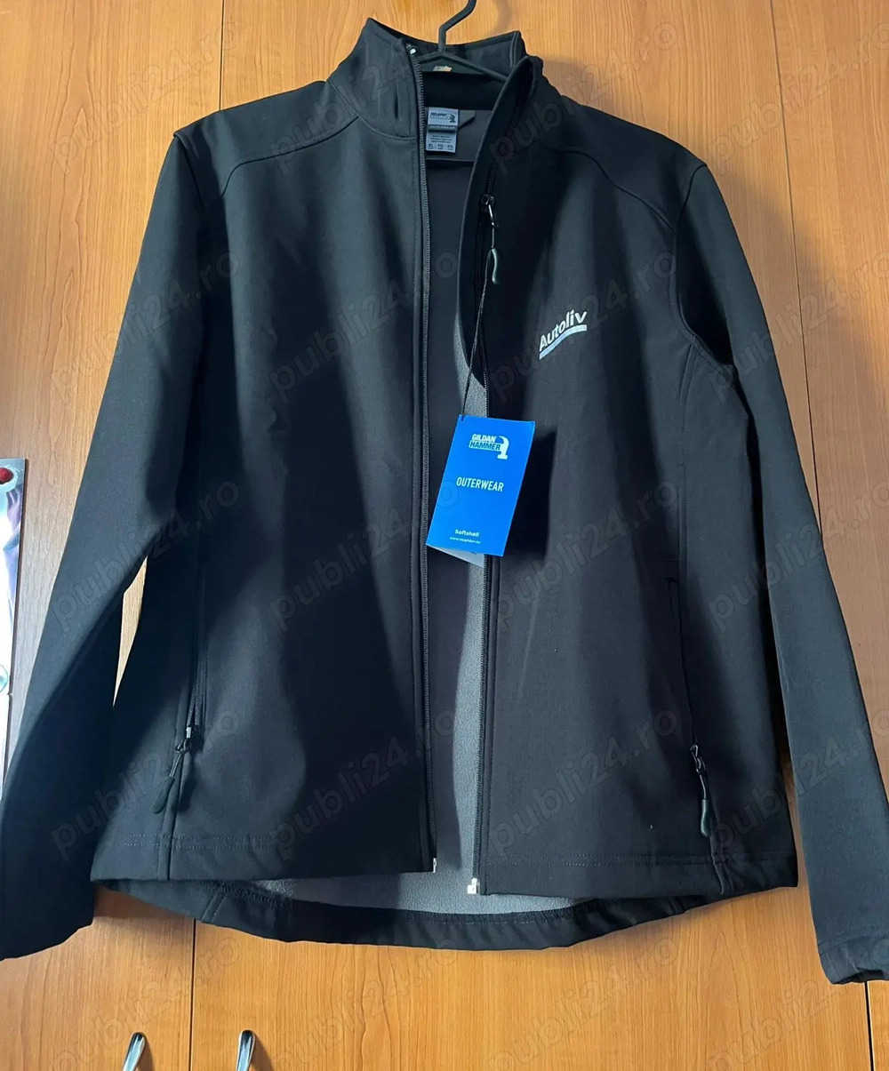 Geacă softshell ideală pentru trekking