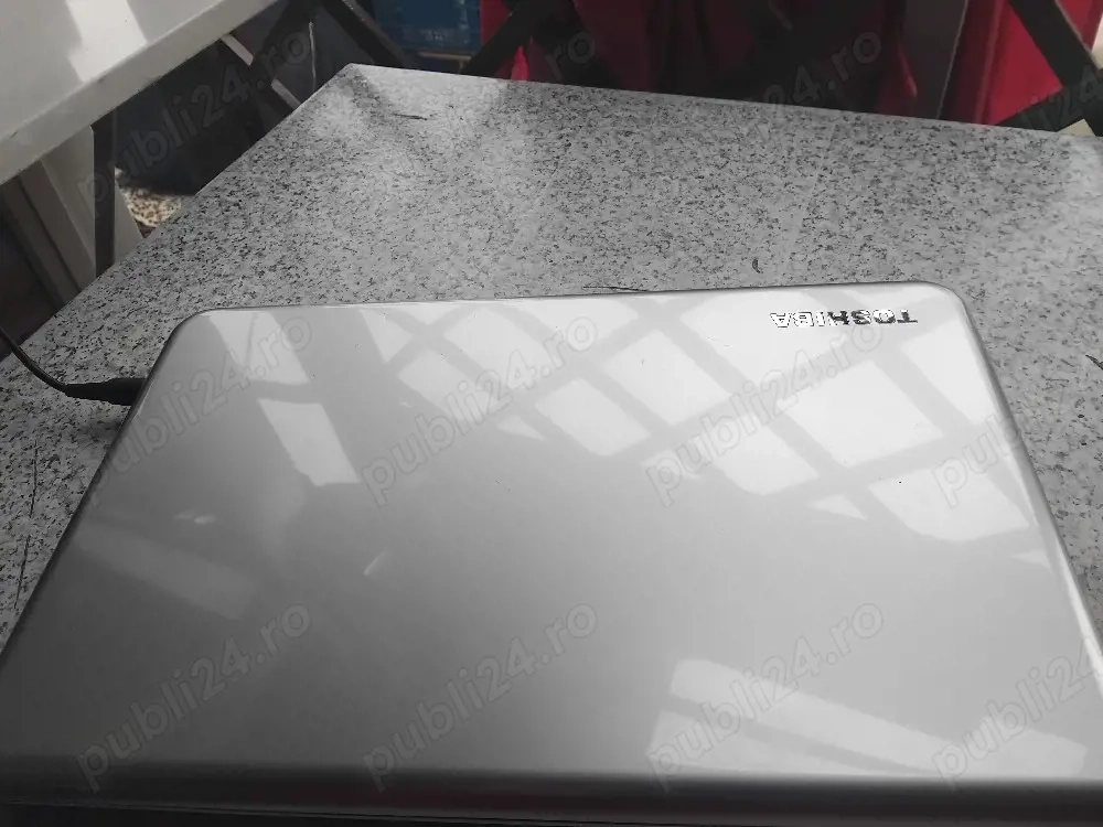 Laptop i 3