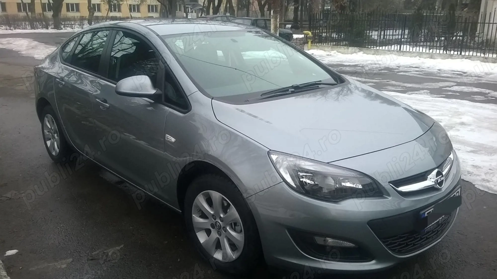 Vând Opel Astra J berlină