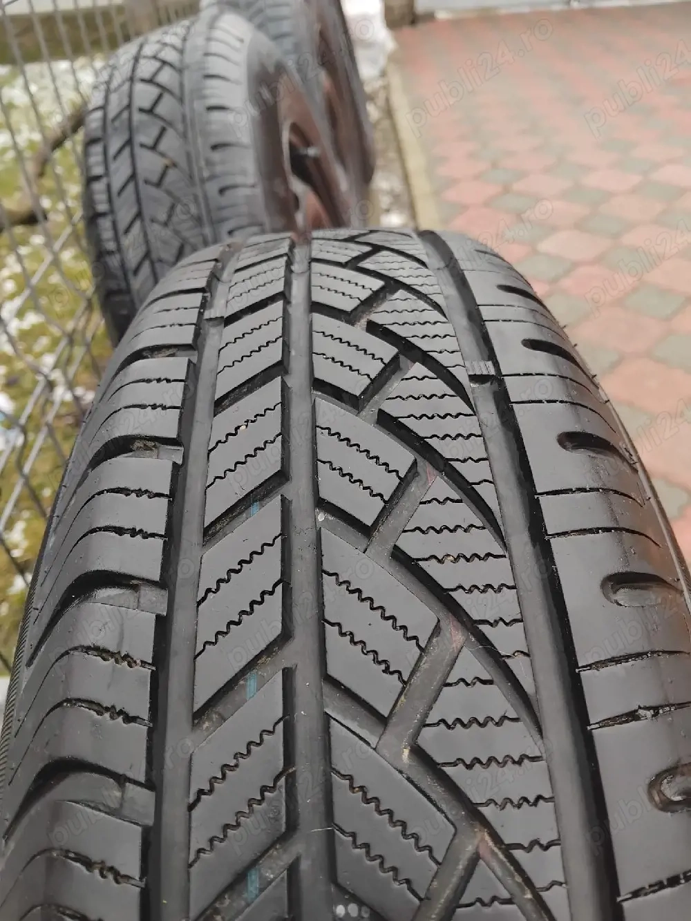 cauciucuri cu tot cu jante pe 14 