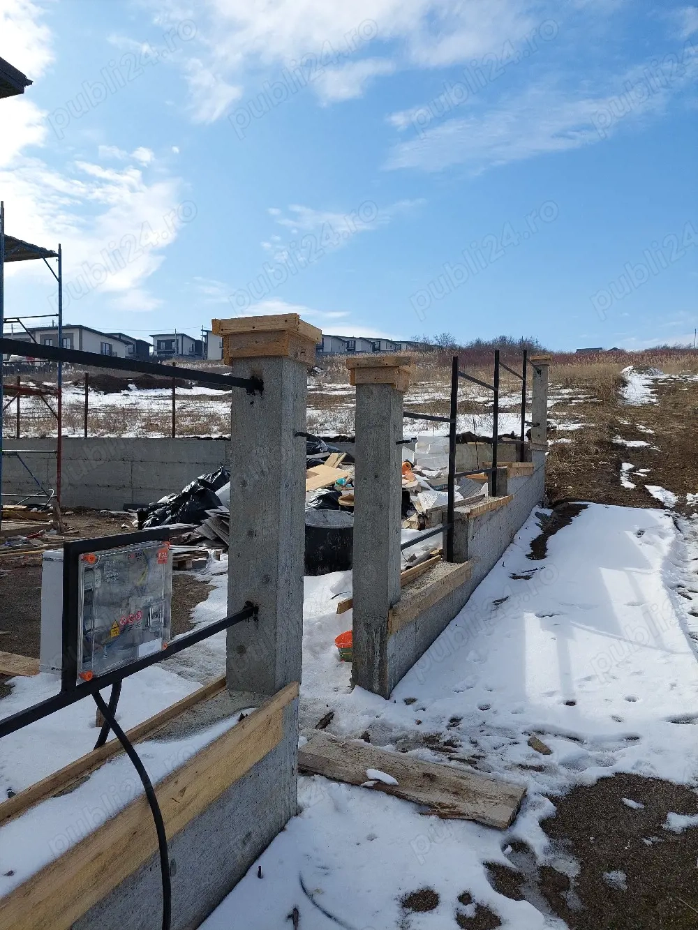 Teren intravilan de vânzare 