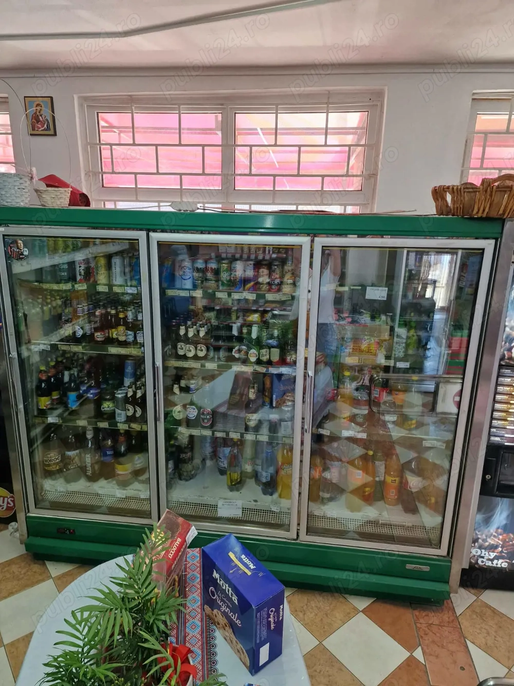 Vitrină mare pentru băuturi |Stare excelentă |Direct de la proprietar.