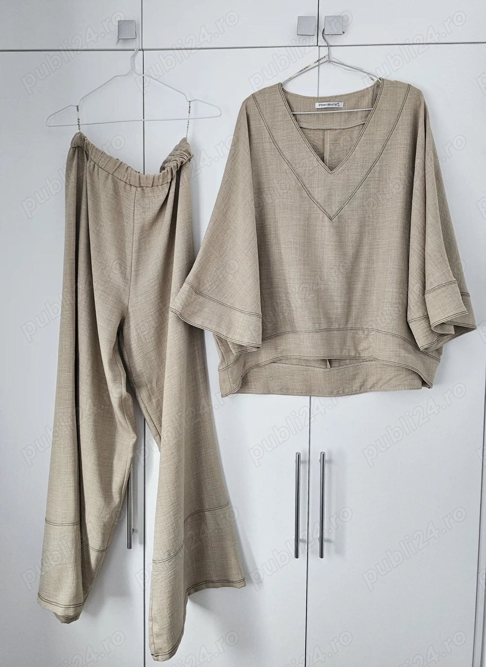 Vand costum de vara doua piese