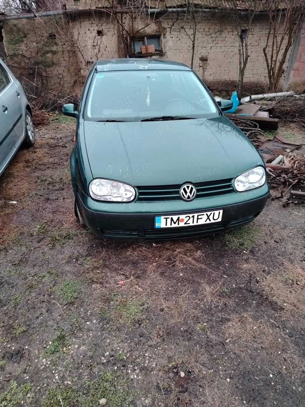 Vând vw golf 4 cutie automata pentru piese! Cutia merge foarte bine la motor sunt ceva probleme cu e