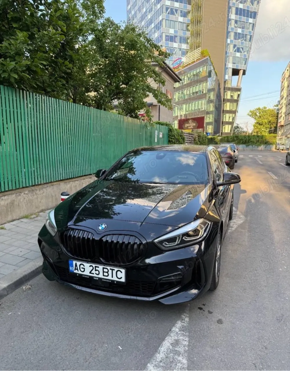 BMW 118i Seria 1 M Sport Shadow line - 2 seturi roti iarna vara