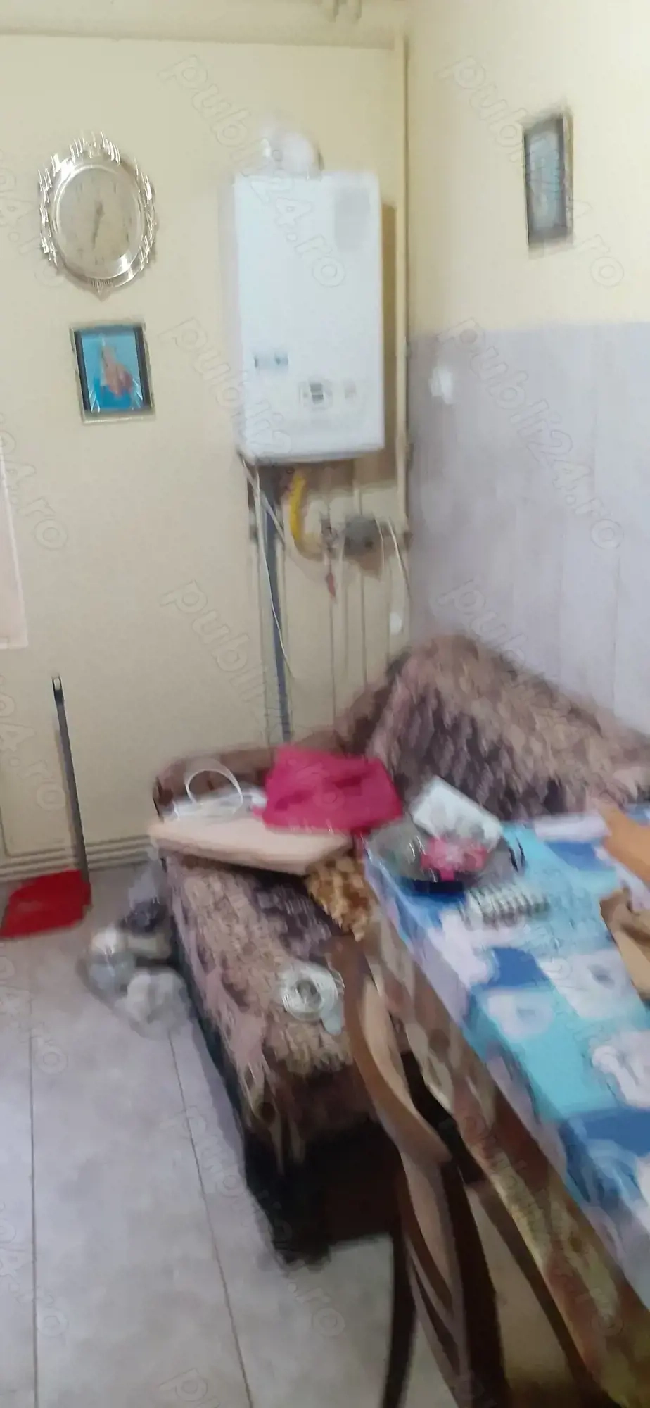 Vânzare apartament în recas doua camere doua balcoane centrala termica la parter.