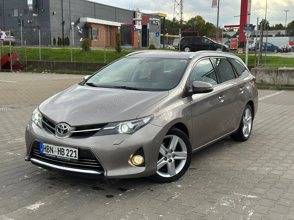 Toyota Auris Touring Sports 2.0 D-4D 2014