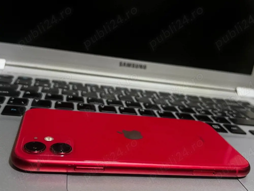iphone 11 Red  390 lei 