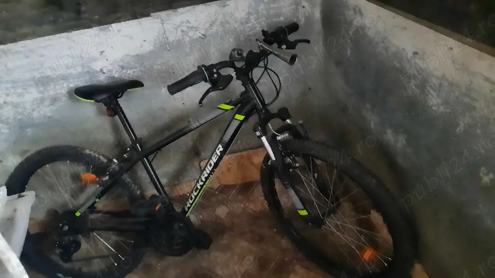 vând bicicleta nouă 